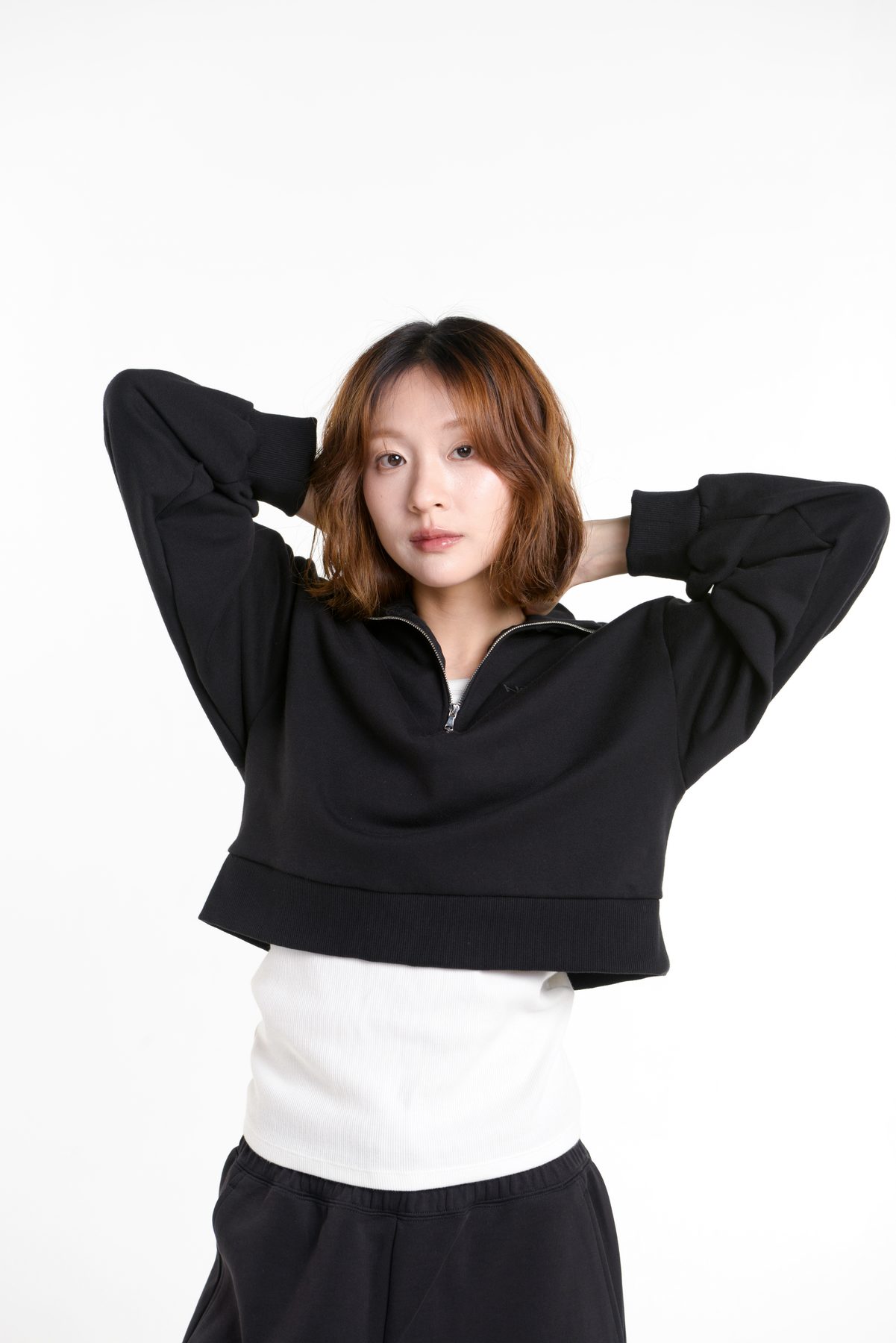 NOXXE minimal streetwear look