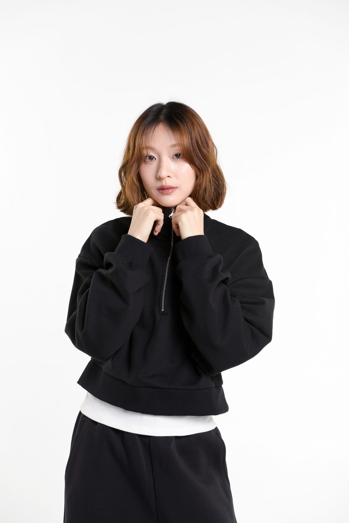 NOXXE minimal streetwear look