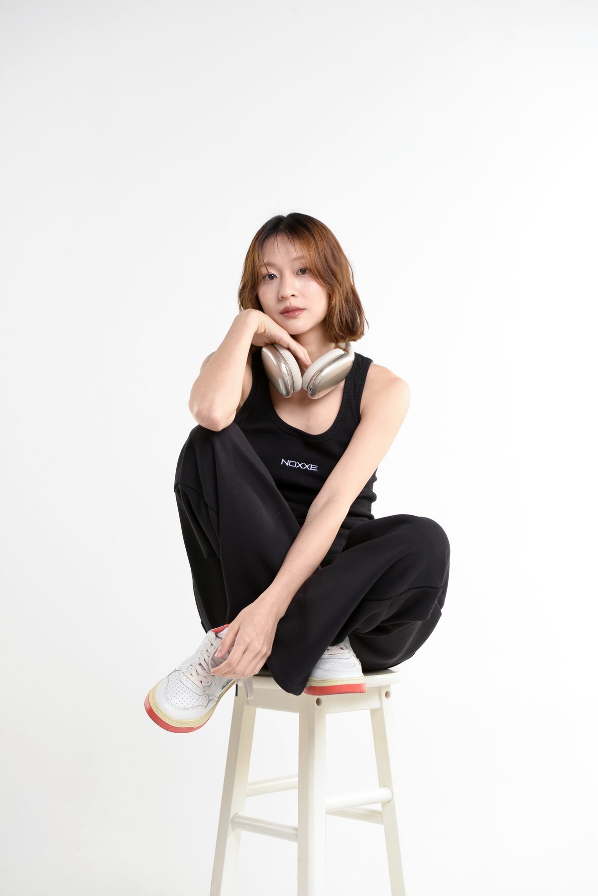 NOXXE minimal streetwear look